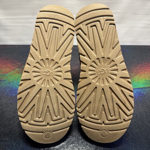 UGG Boots Women's Size 6 Chestnut Classic Mini Rubber Logo - Picture 8 of 10